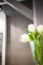 Wand in Betonoptik im Verkaufsraum Wand in Betonoptik im Verkaufsraum